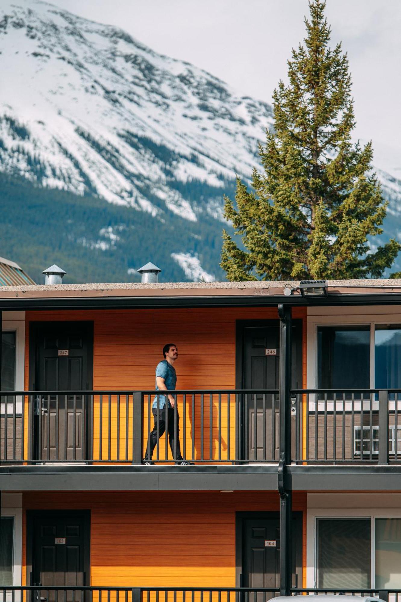 ג'ספר Mount Robson Inn מראה חיצוני תמונה