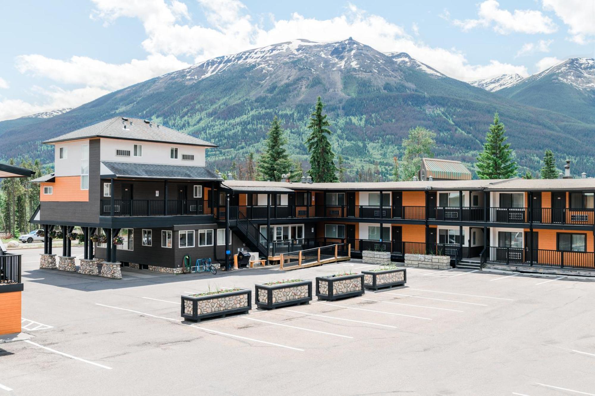 ג'ספר Mount Robson Inn מראה חיצוני תמונה