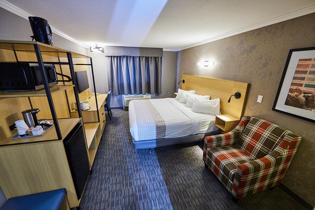 ג'ספר Mount Robson Inn מראה חיצוני תמונה