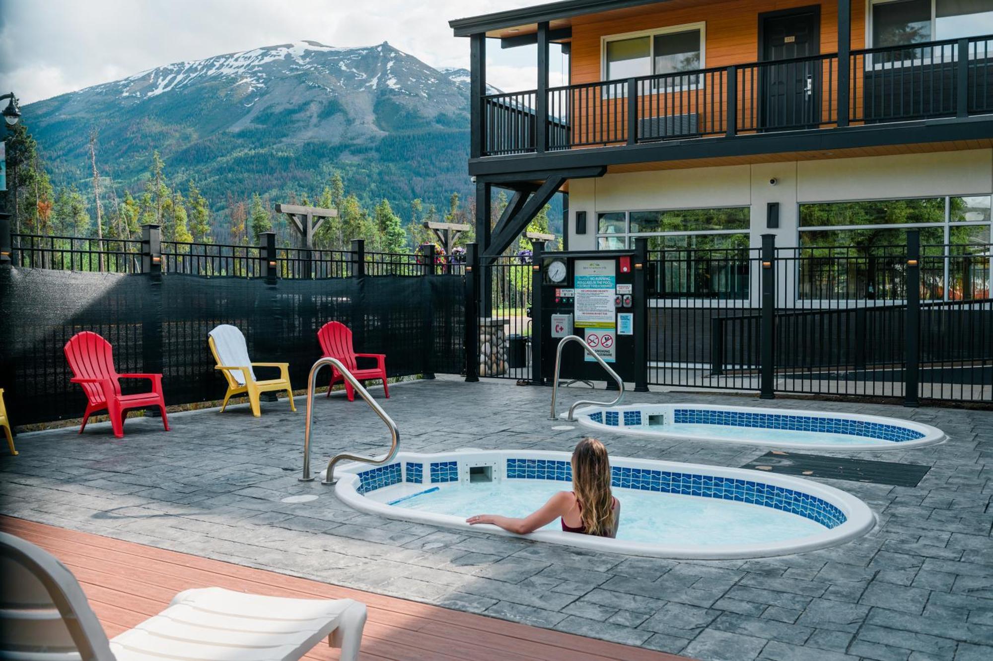 ג'ספר Mount Robson Inn מראה חיצוני תמונה